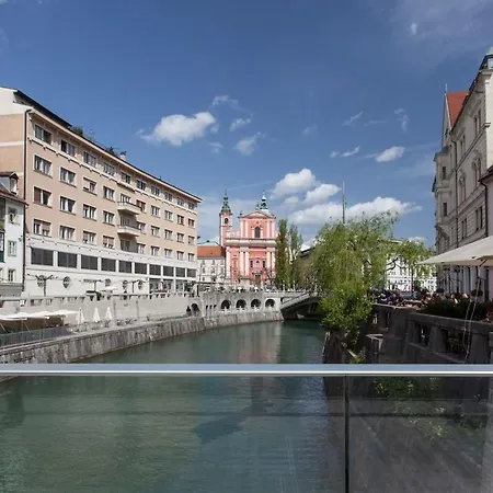 Riverbank In Centre! *