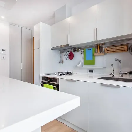 Apartment Riverbank In Centre! *